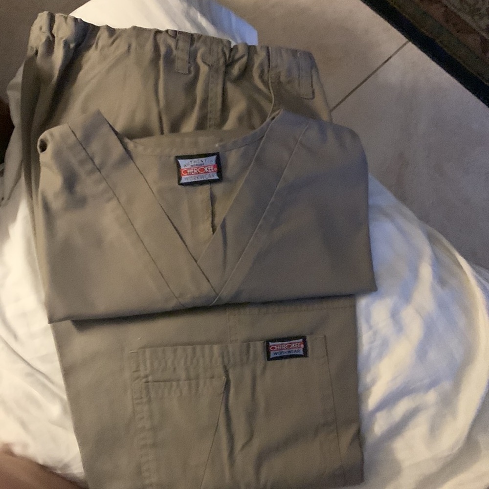 Cherokee Scrub Set